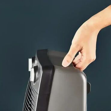 Kaloriferi: Tehničke Karakteristike Boje : Tamno siva/CrnaVeličina prostorije  — 7