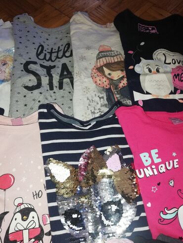 Kompleti: Bluzice vel prvi i drugi red110, treci 110-116 i dve 122-128, H&M — 5