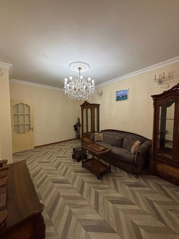 gunluk hosteller: 3 otaqlı, Səbail r. r-nu