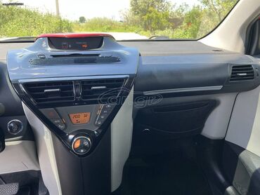 Toyota: Toyota iQ: 1.4 l. | 2010 έ. Χάτσμπακ — 13