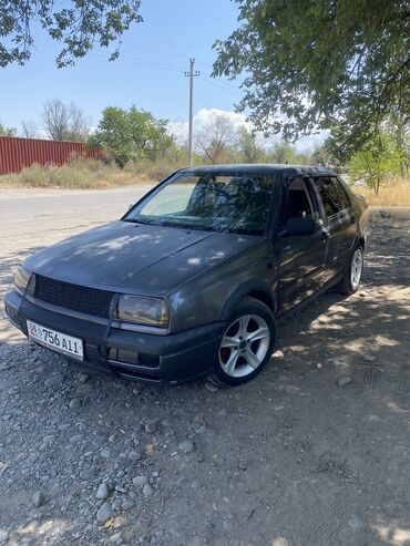 део матиз 1: Volkswagen Vento: 1992 г., 1.8 л, Механика, Газ, Седан
