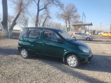 Toyota: Toyota Yaris Verso: 2001 г., 1.3 л, Механика, Бензин, Хэтчбэк — 14
