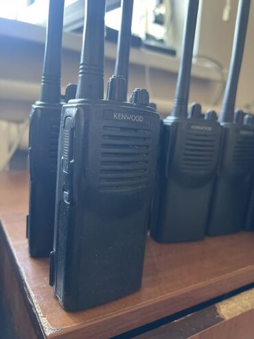 наушники для рации: Портативная рация Kenwood 10штук по 500сом без зарядки черного цвета