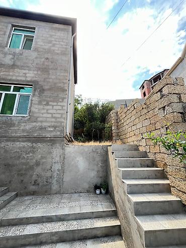 Həyət evləri və villaların satışı: 2 mərtəbəli həyət evi - Plan: 2 mərtəbə, geniş işıqlı otaqlar; yuxarı — 13