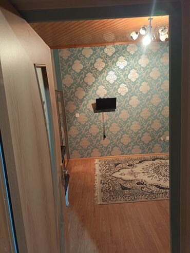 Ev üçün digər mallar: Lokbatan 1 masiv 2mertebe 
 5otaq
Əlaqa tel: 0504272101 — 6