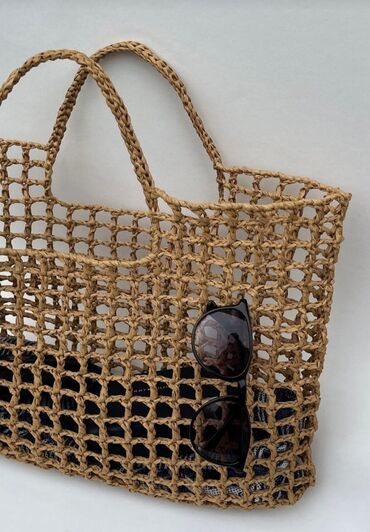 Çantalar: Toxunma çantalar,bütün çantalar hal hazırda əldədir 30 azn — 4