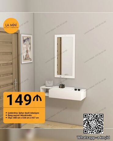 кухонный гарнитур бу: Dəhliz üçün nəzərdə tutulmuş, minimalist dizaynlı divar rəfi və güzgü