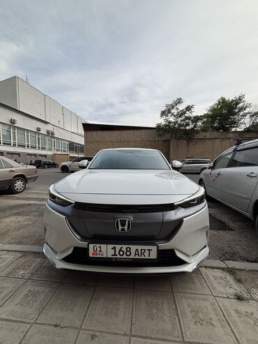 Honda: Машина в идеальном состоянии Цвет белый жемчуг Вложенный не требует