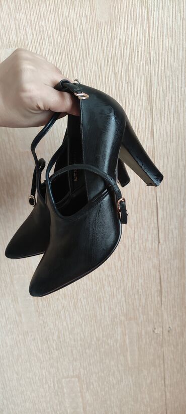 Tuflilər: Tuflilər, Ölçü: 36.5, rəng - Qara, İşlənmiş — 12