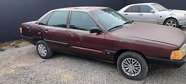 Audi 100: 1989 г., 1.8 л, Механика, Бензин, Седан
