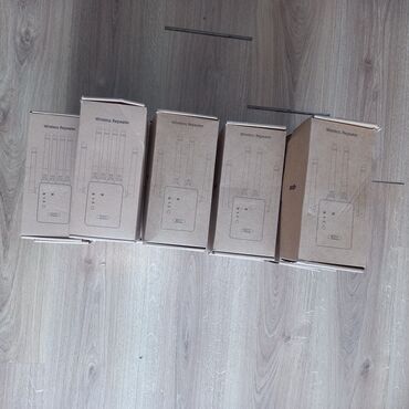 Modemlər və şəbəkə avadanlıqları: Wi‑Fi Siqnal Gücləndirici / AP / Repeater Xüsusiyyətlər: - 4 ədəd — 8