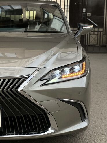 зарядное авто: Lexus ES: 2019 г., 3 л, Автомат, Гибрид, Седан