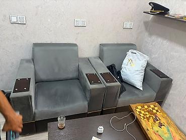 divan ucun macalka: Qonaq otağı üçün rahat dəst – 1 divan + 2 kreslo - Rəng: tünd boz — 2