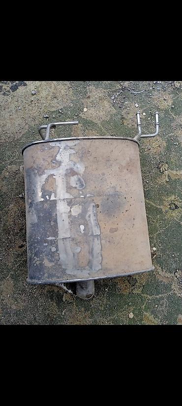 Двери и комплектующие: Предлагается черная передняя дверь для автомобиля. Дверь имеет вырез — 15