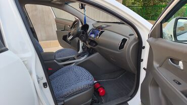 Kia: Kia Sportage: 2.4 l | 2011 il Sedan — 24