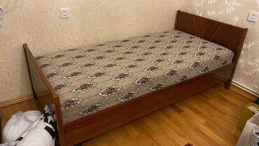 угловая кровать: Б/у, Односпальная кровать, Без подьемного механизма, С матрасом, Без выдвижных ящиков, Румыния