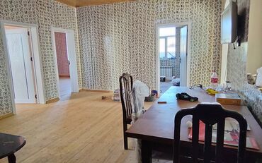 Həyət evləri və villaların satışı: 3 otaqlı, 2 kv. m, Yeni təmirli — 10