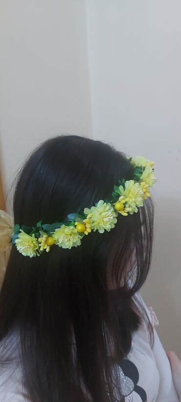 Saç aksesuarları: Celengler her biri 10 azn — 15