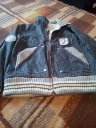 ponco odeca: College jacket