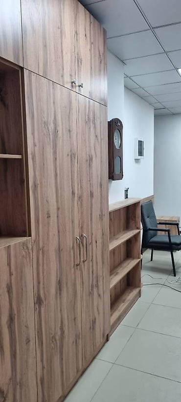 Аренда офисов: Аренда офисов, 65 м², В бизнес центре, 1 линия, С оборудованием, С отдельной кухней — 15