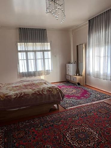 yeni gunesli kiraye evler 2026: 2 mərtəbəli həyət evi satılır.3 otaq 1 zal.Hər şəraiti var.Kamera — 2