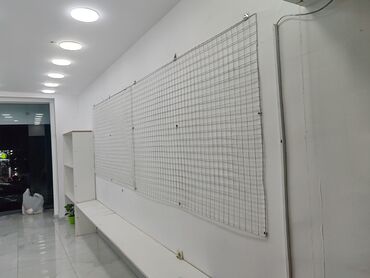 Setka vitrinləri: Mağaza üçün avadanlıq dəsti - Divar üçün metal tor panellər: Ağ — 20