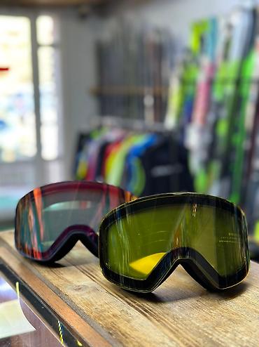 Маски, очки: Горнолыжные маски. 🔸Взрослые 🔸женские 🔸детские 🔸подростковые Цена — 18