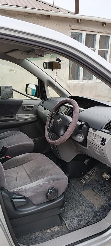 Toyota: Toyota Noah: 2004 г., 2 л, Автомат, Бензин, Минивэн — 12