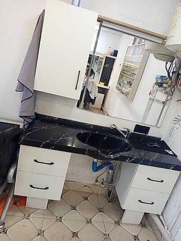 ucuz mebeler: Bərbərxana üçün yuyucu məntəqə (lavabo+mebel dəsti) - Masaüstü: qara — 1