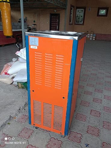 фризера в Кыргызстан | ДРУГОЕ ХОЛОДИЛЬНОЕ ОБОРУДОВАНИЕ: Фризер мороженный аппарат продается Цена 85,000 сомов отличном