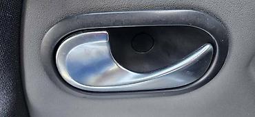 pr auto lajkovac: UNUTRASNJA BRAVA KVAKA RUCKA ZA RENAULT SCENIC OD 2003. DO 2007. GOD — 2