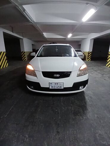 Kia: Kia Rio: 1.4 l | 2007 il Hetçbek