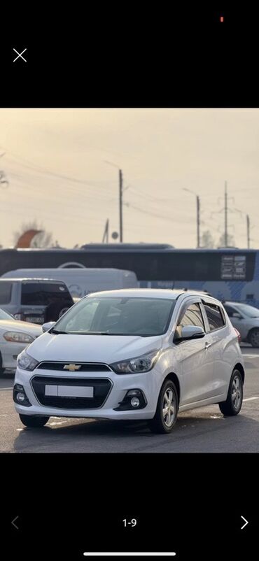 спарк 2: Пятидверный хэтчбек Chevrolet Spark белого цвета. Модель имеет