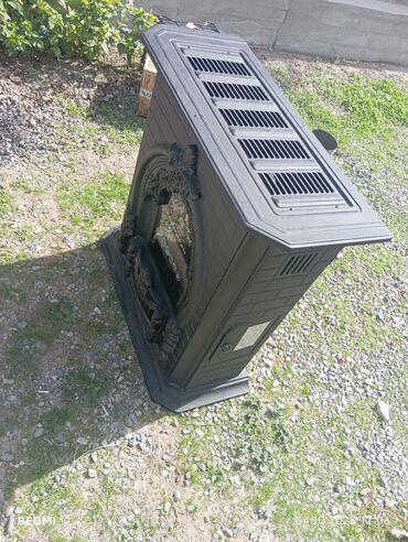 Peçlər, qızdırıcılar: BEHKARAN qaz sobası100 kv,çox az işlənmiş əla vəziyyətdədir,ünvandan