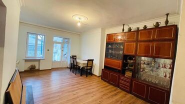 Həyət evləri və villaların satışı: 6-cı mikrorayon 5 otaqlı, 170 kv. m, Kredit yoxdur, Orta təmir -da lalafo.az — 10 Həyət evləri və villaların satışı: 6-cı mikrorayon 5 otaqlı, 170 kv. m, Kredit yoxdur, Orta təmir — 10