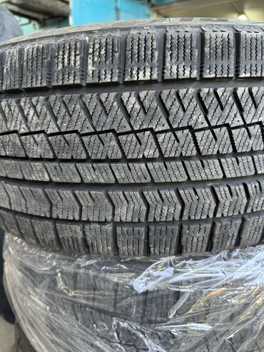 Шины: Шины 245 / 45 / R 18, Зима, Б/у, Комплект, Легковые, Япония, Bridgestone