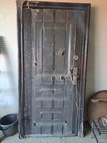 Dəmir giriş qapısı - Material: ağır polad/metal konstruksiya - Rəng lalafo.az -da Dəmir giriş qapısı - Material: ağır polad/metal konstruksiya - Rəng
