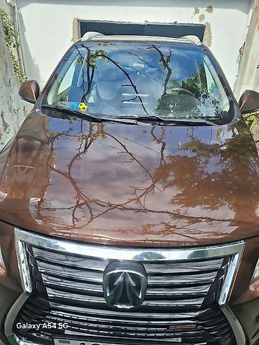changan uni z təkər: BAIC wevan – qəhvəyi metalik rəng Xüsusiyyətlər: - Kuzov: 5 qapılı — 5
