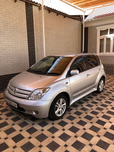 кербен машина: Toyota ist: 2002 г., 1.5 л, Автомат, Бензин, Хетчбек