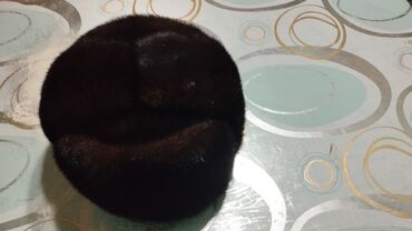 шапка женская из искусственного меха: Продаю норковую шапку, мужскую, в хорошем состоянии, размер примерно