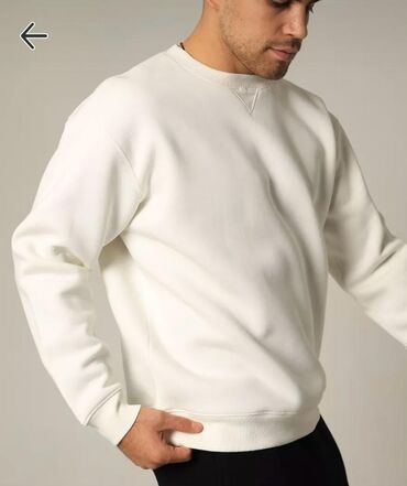трикотажная одежда мужская: Продаётся кофта мужская белая новая размер ХХL. цена 1600 сом