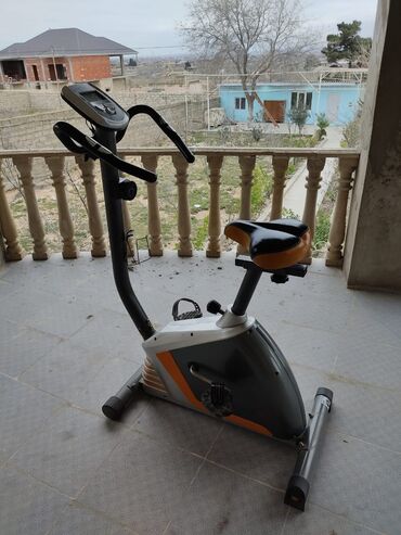 Kabrolar: Maqnitik velotrenajor - Rahat və səssiz pedal sistemi ilə evdə kardio