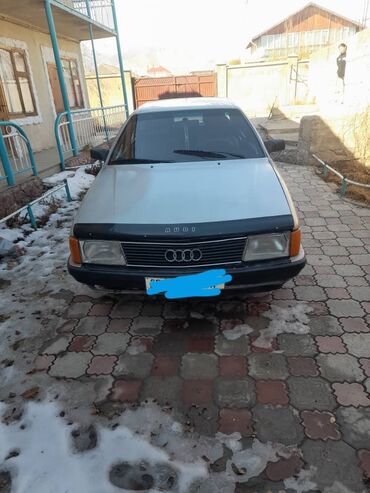 купить.авто: Автомобиль Audi в серебристом цвете. Седан с черным обтекателем на
