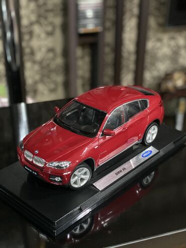 Avtomobil modelləri: Oyuncag deyil 1:18 olcu diecast BMW X6 Barter olur Qara reng