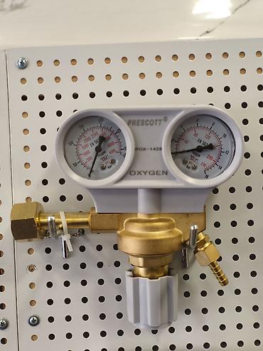 manometr satışı: Prescott OXYGEN qaz reduktoru - Model: POX-1428 (üzərində “OXYGEN” — 1