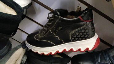 Кроссовки и спортивная обувь: Мужская обувь (несколько моделей) 1) Кроссовки серо‑чёрные Waterproof — 5