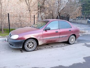 арзан матиз 1: Daewoo Lanos: 1999 г., 1.5 л, Механика, Бензин, Седан