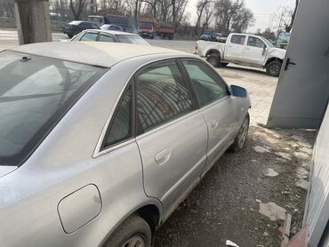 Audi: Audi A4: 2000 г., 2.4 л, Механика, Бензин, Седан