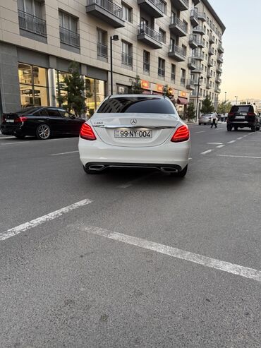 Mercedes-Benz: Mercedes-Benz C 200: 1.6 l | 2017 il Sedan — 25