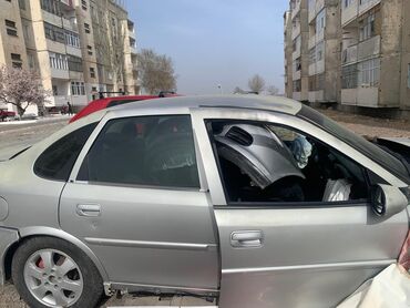 Opel: Продается автомобиль Opel Vectra серебристого цвета. Автомобиль